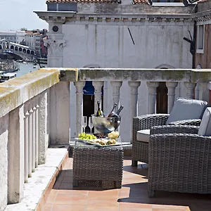 https://nh-collection-venezia-palazzo-barocci.hotelinveneto.com